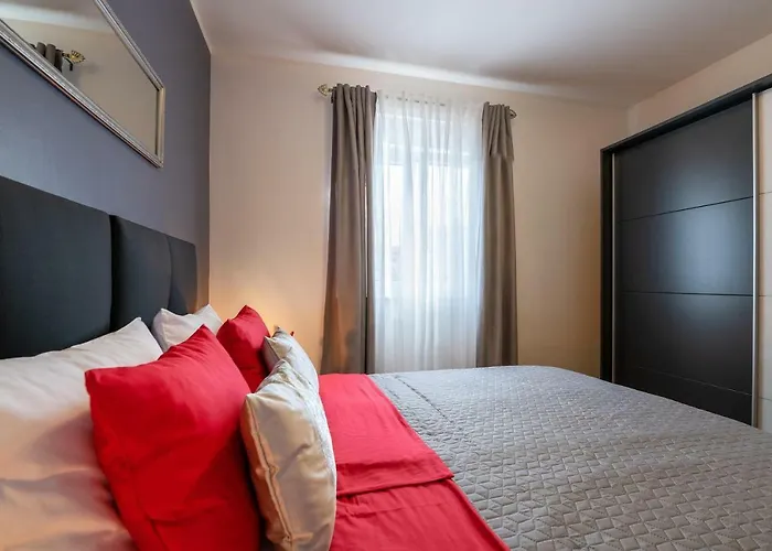 Bordeaux 29 로비니